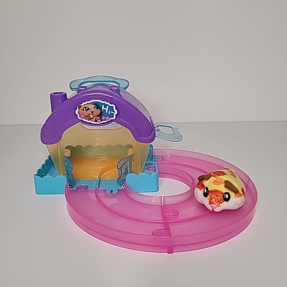 Zuru Hamsters in a House Food Frenzy Starter Set House Track + Hamster Tested